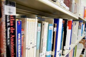 La Biblioteca Municipal de Adultos de Burjassot retoma el servicio de préstamo y devolución