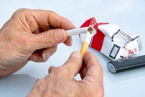 Un 6,73% de los fumadores ha dejado el hábito tabáquico y un 5,98% ha reducido su consumo durante el confinamiento
