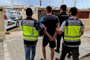 La Policía Nacional detiene en un control en  Dénia a un fugitivo buscado por las autoridades polacas