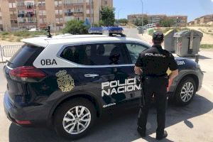 Detienen a cuatro personas infraganti en el interior de una vivienda a la que habian accedido tras forzar la cerradura en Alicante