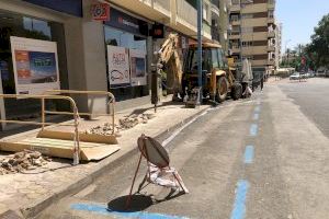 El Ayuntamiento de Xàtiva efectúa la reparación de la red de agua potable en la Avenida Acadèmic Maravall