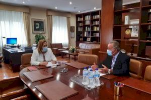 La Subdelegada del Gobierno se reúne con el Presidente de la Cámara de Comercio de Alicante