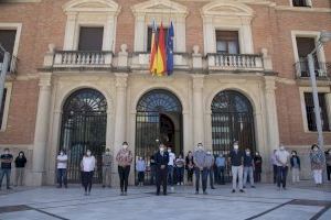 La Diputación de Castellón guarda un minuto de silencio en memoria de las víctimas de la COVID-19