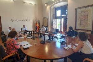 El Ayuntamiento y los agentes sociales consensuan la creación de cuatro mesas de trabajo para la recuperación económica de Elche