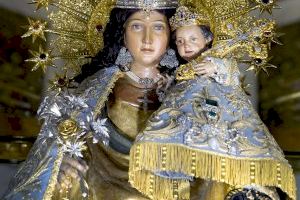 La Virgen de los Desamparados deja de lucir hoy el crespón negro tras llevarlo un mes en duelo por los fallecidos por el coronavirus