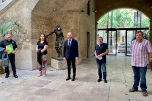 Els floristes valencians exposen al president de la Diputació la situació del sector i sol·liciten ajudes per a superar la crisi