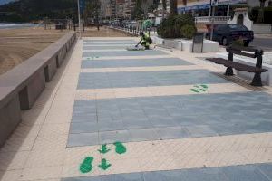 El Ayuntamiento de Oropesa señaliza el suelo de las calles más transitadas para mantener la distancia de seguridad