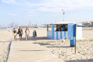 Set banderes blaves tornaran a onejar enguany en les platges de València