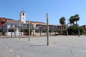 La concejalía de Mantenimiento restaurará 55 farolas de la plaza del Sol y calles adyacentes