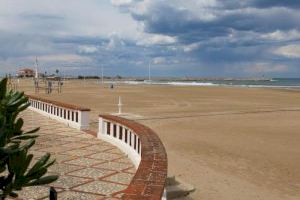 Turismo reparará desde hoy los daños ocasionados por el temporal Gloria en la playa de Oliva