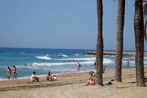 La Agencia Valenciana de Seguridad y Respuesta a las Emergencias saca hoy la convocatoria para contratar a 1.000 jóvenes como auxiliares de playa