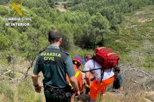Rescatan a un hombre de 72 años tras caerse desde lo alto de una zona montañosa de Catadau