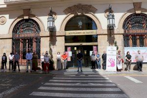 Sagunto guarda un minuto de silencio en señal de condena y repulsa por los presuntos asesinatos machistas ocurridos en Jaén