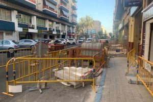 Arrancan las obras en la calle Andreu Castillejos de Elche para la creación de una nueva zona comercial