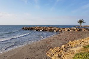 Santa Pola prohibeix l’accés a les platges la Nit de Sant Joan