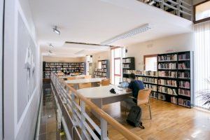 Gandia realitza una compra extraordinària de llibres per augmentar el fons de la xarxa municipal de biblioteques