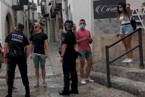 La Policía Local de Peñíscola inicia una campaña informativa para el uso de la mascarilla