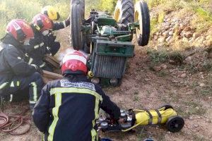 Fallece un hombre tras volcar con su tractor en La Salzadella