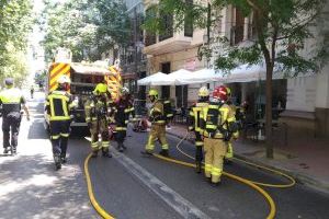 Ferit un home en l'incendi d'un restaurant de la Gran Via de València