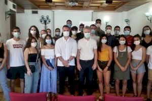 22 estudiants s'incorporen a l’Ajuntament a través de ‘L'Eliana Et Beca’
