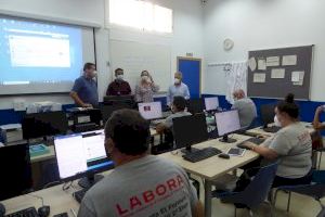 10 desempleados se forman en informática  en  “Et Formem La Favara III”