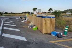 Denuncian el “abandono” y la acumulación de basuras en algunos  barrios de Castellón