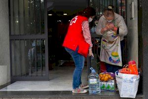 Cajamar promueve una acción solidaria con Consum, Coviran y Cruz Roja Responde para familias vulnerables