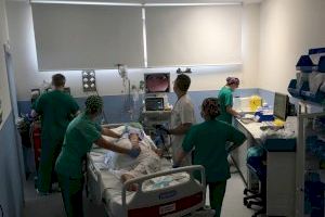 El Hospital Arnau de Vilanova concluye la reforma y traslado de la Unidad de Digestivo y el nuevo salón de actos