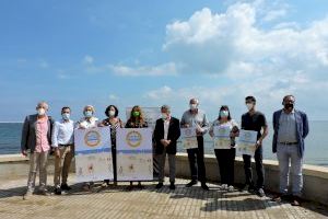 Dénia s’adhereix a la xarxa valenciana de “Platges sense fum”