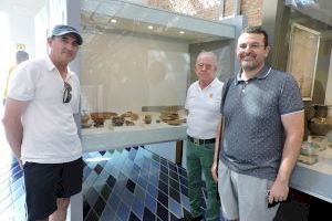 Manuel Sánchez Valentín dona al Museu de la Mar de Dénia un conjunto de cerámicas del siglo I a. C. halladas junto a la escollera norte del puerto