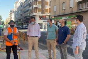 El Ayuntamiento de Elche invierte 90.000 euros en modernizar la calle Andreu Castillejos para favorecer la actividad comercial y la creación de empleo