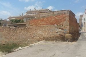 El Ayuntamiento de Paterna abrirá la calle Fuente del Jarro en su totalidad tras adquirir la Casa del Pastor en Santa Rita