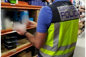 La Policía Nacional interviene casi 1.500 productos electrónicos falsificados  en un almacén desde donde se repartían por locales de toda España
