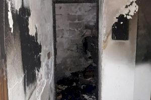 Rescaten in extremis a tres persones en l'incendi del seu habitatge a Bétera
