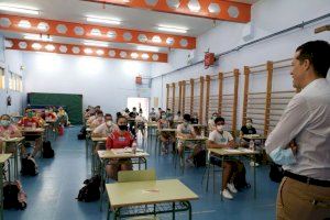 Alumnes valencians fent les proves PAU fa unes setmanes