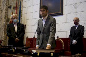 Borja Sanjuan toma posesión como nuevo concejal del Ayuntamiento de València