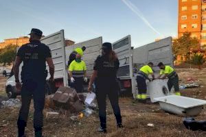 El Ayuntamiento de Paterna retira hasta 6 toneladas de residuos con el plan de choque de limpieza en La Coma