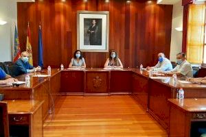 La Consellera d’Agricultura es reunix en Cocentaina amb l’alcaldessa i altres representants municipals i empresarials