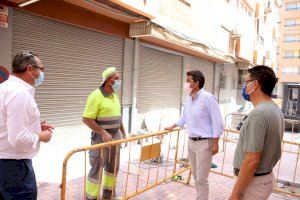 El presidente de la Diputación de Alicante se interesa por la remodelación de la calle Polop de Benidorm