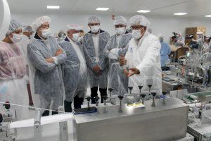 La empresa ilicitana Prosafe Plus fabrica hasta 180.000 mascarillas quirúrgicas diarias en Elche Parque Empresarial