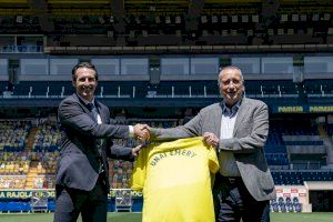 Unai Emery i Fernando Roig durant la presentació de l'entrenador a l'estadi groguet