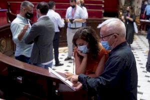 València no distribuirà gratuïtament màscares a persones majors i persones afectades per ERTES