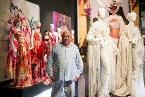 El MuVIM abre sus puertas a la moda con un recorrido por los 50 años de trayectoria de Francis Montesinos