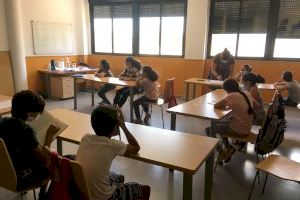 Xiquets d'Alzira participen en un projecte de formació educativa i convivència intercultural