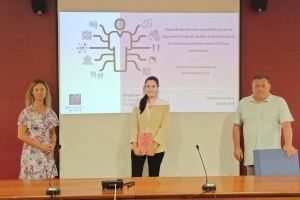 La tesi de la doctoranda María Maravé Vivas corrobora la idoneïtat de la metodologia Service Learning per al futur professorat