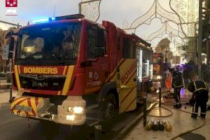 160 persones desallotjades en l'incendi d'un important balneari d'Oropesa