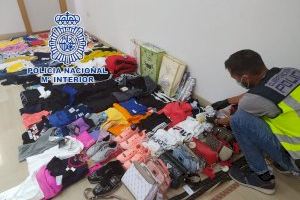 La Policía Nacional detiene a cuatro personas por hurtar más de 6.000 euros en ropa y complementos de centros comerciales de Alicante