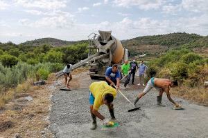 138 personas desempleadas mejoran las zonas rurales este verano en la Vall d’Uixó