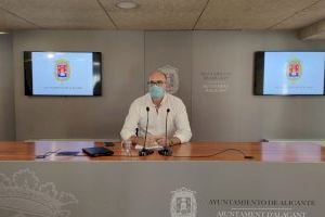 El Ayuntamiento adjudica la contratación del servicio de Ayuda a Domicilio para los próximos tres años por 7,8 millones de euros en Alicante