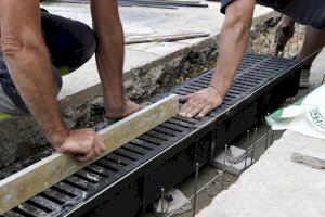 Obras de mejora en el sistema de evacuación de agua del puente nuevo de Paiporta